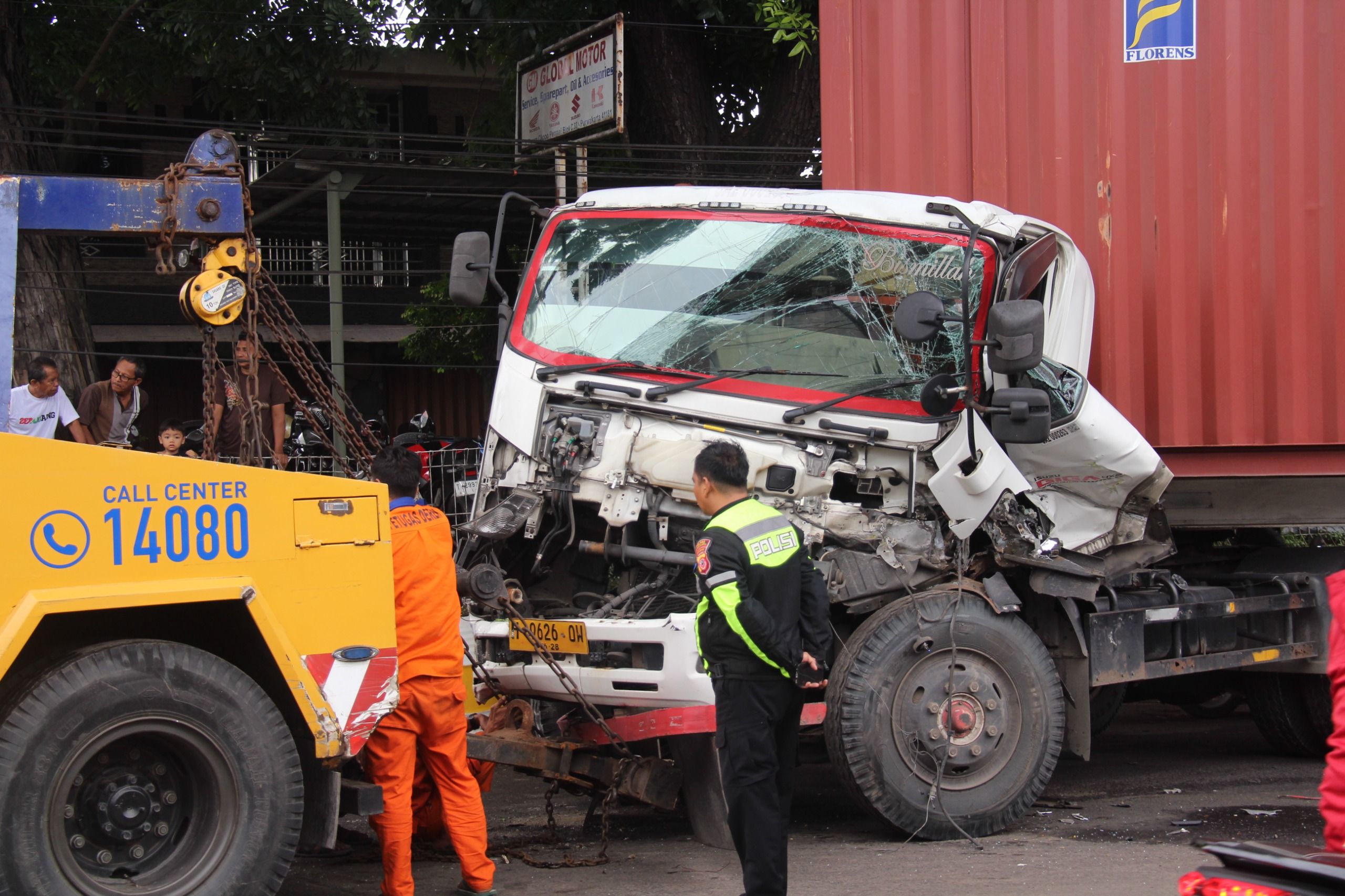 BREAKING NEWS ! Kecelakaan Truk Kontainer di Cikopo Purwakarta Sebabkan Kepadatan Dua Arah