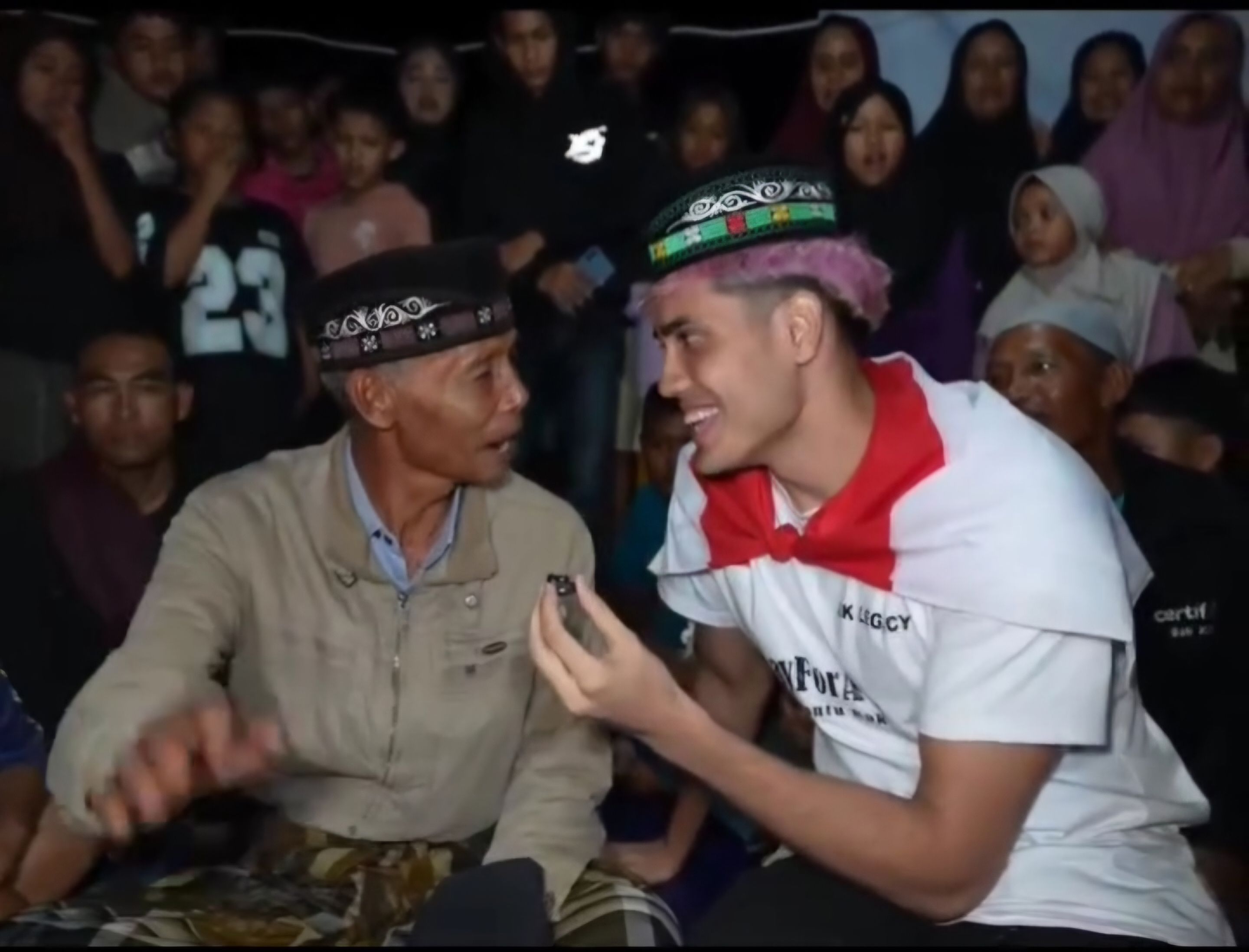 Influencer Malaysia Datang Khusus ke Aceh Tengah untuk Menikmati Sastra Lisan Didong