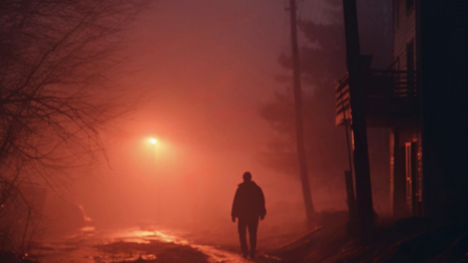 Mengapa Senja Sering Dikaitkan dengan Penampakan Misterius?