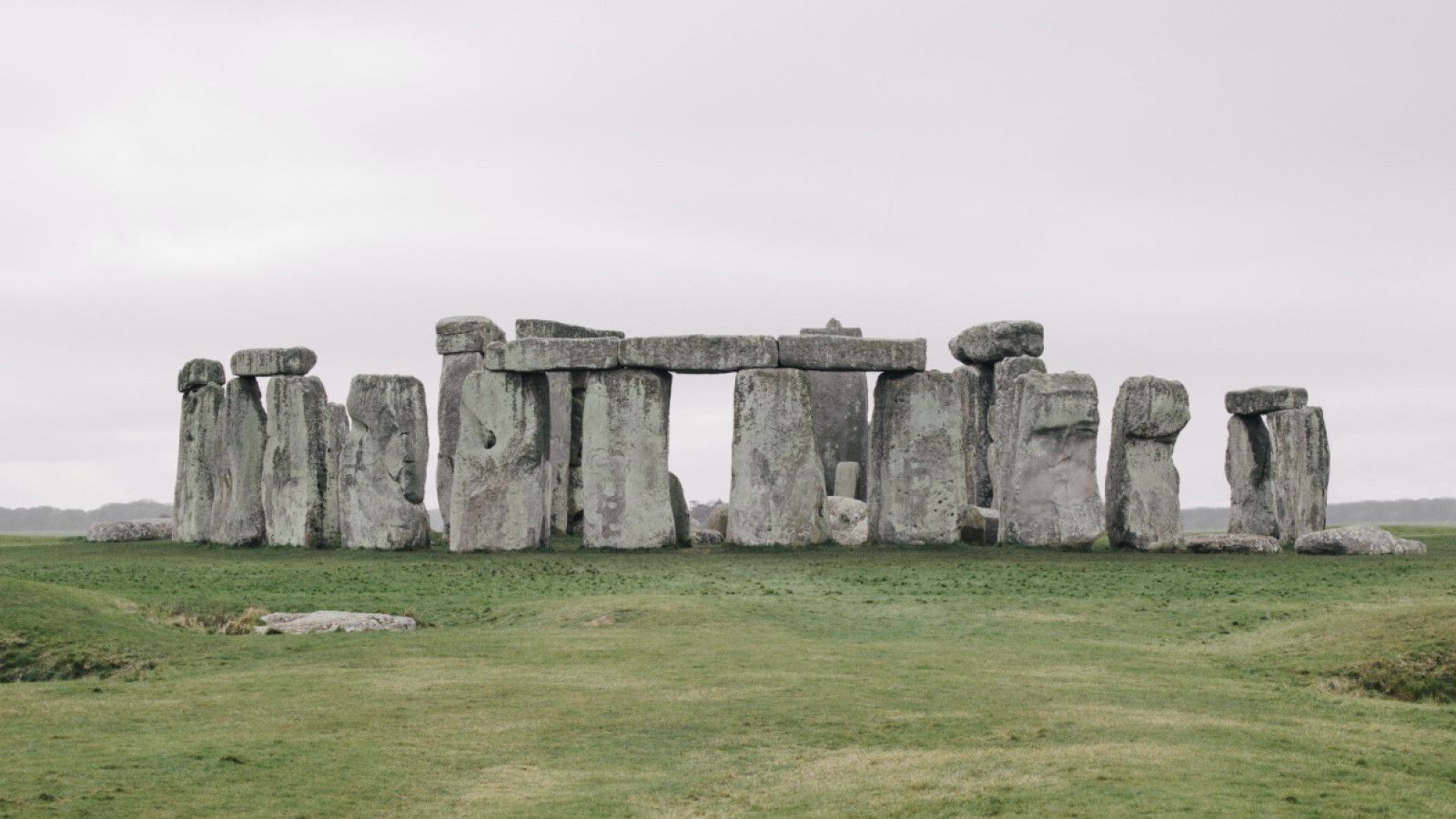 Menelusuri Jejak Sejarah dan Misteri Stonehenge di Inggris