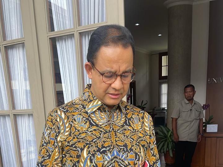 Hadiri Pengukuhan Guru Besar UGM, Anies Tekankan Kewarasan Demokrasi, Ganjar Sebut Pidato Uceng Gizi Enak