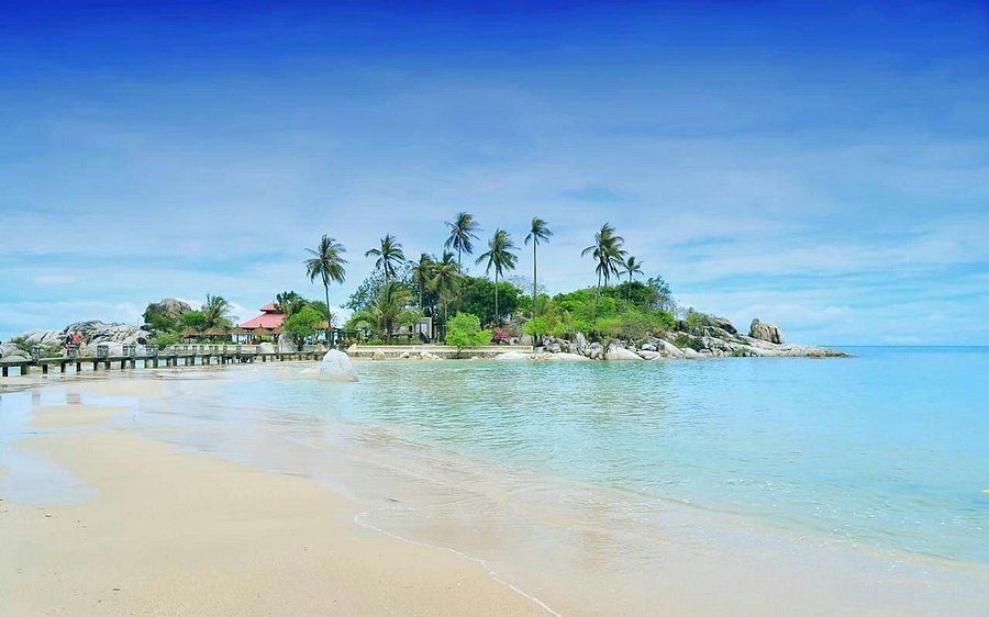 Pilihan Hotel Terbaik Dekat Pantai di Pulau Bangka, Cocok untuk Bulan Madu