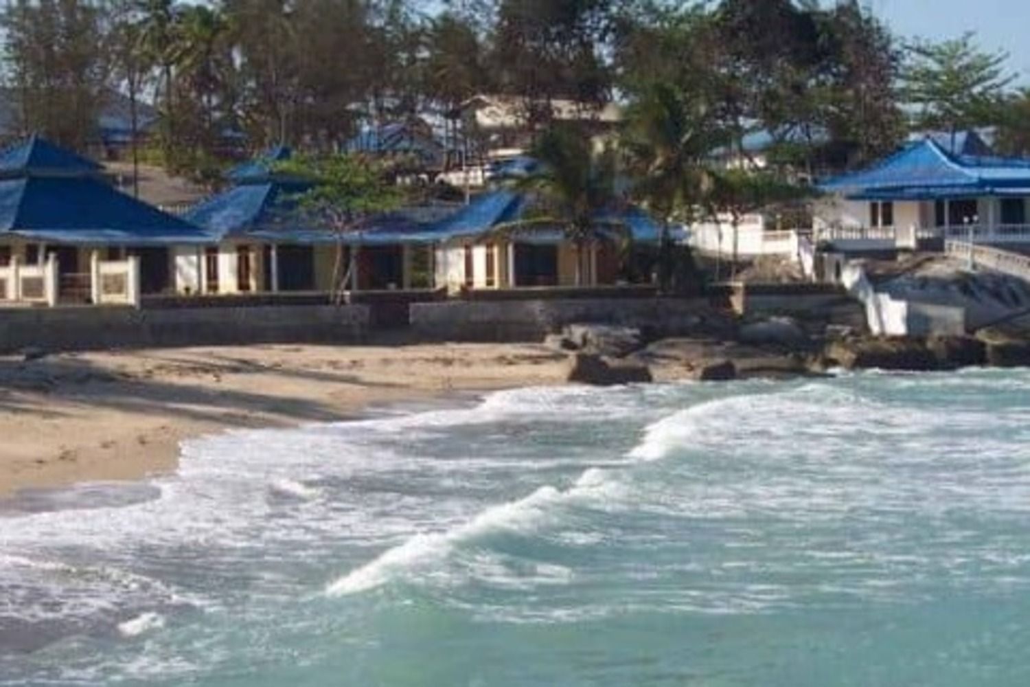 Pilihan Hotel Terbaik Dekat Pantai di Pulau Bangka, Cocok untuk Bulan Madu