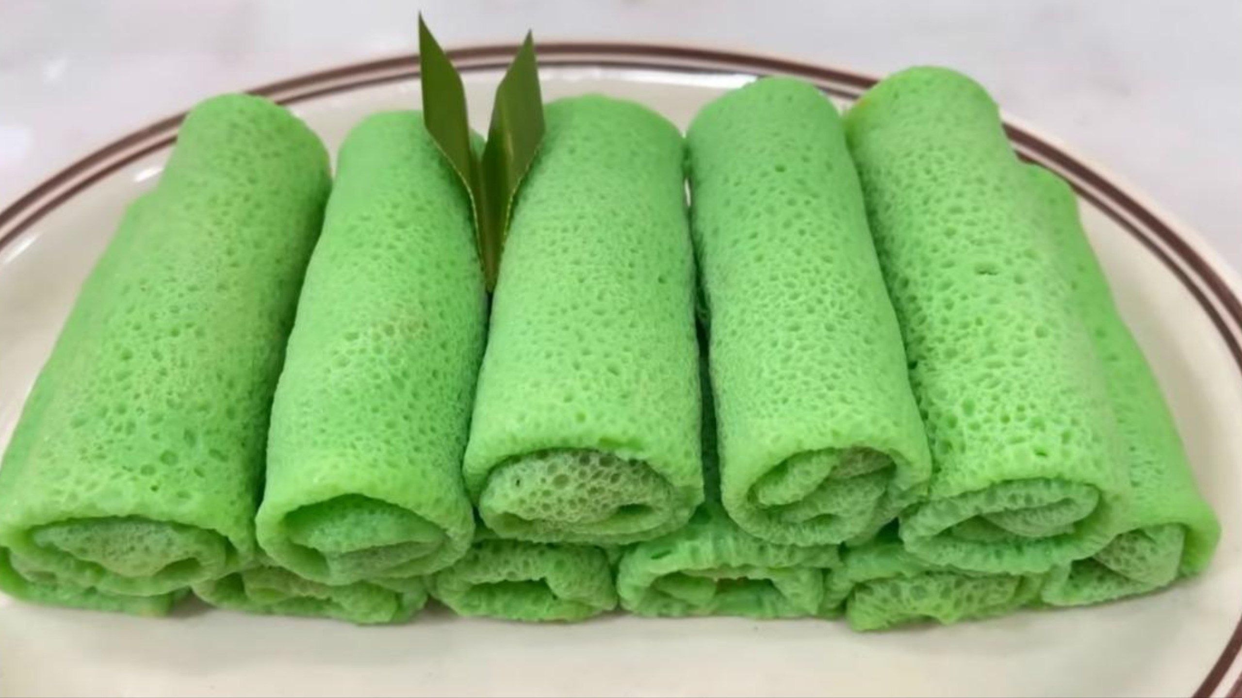Resep Dadar Gulung Isi Kelapa yang Enak dan Manis, Wajib Dicoba!