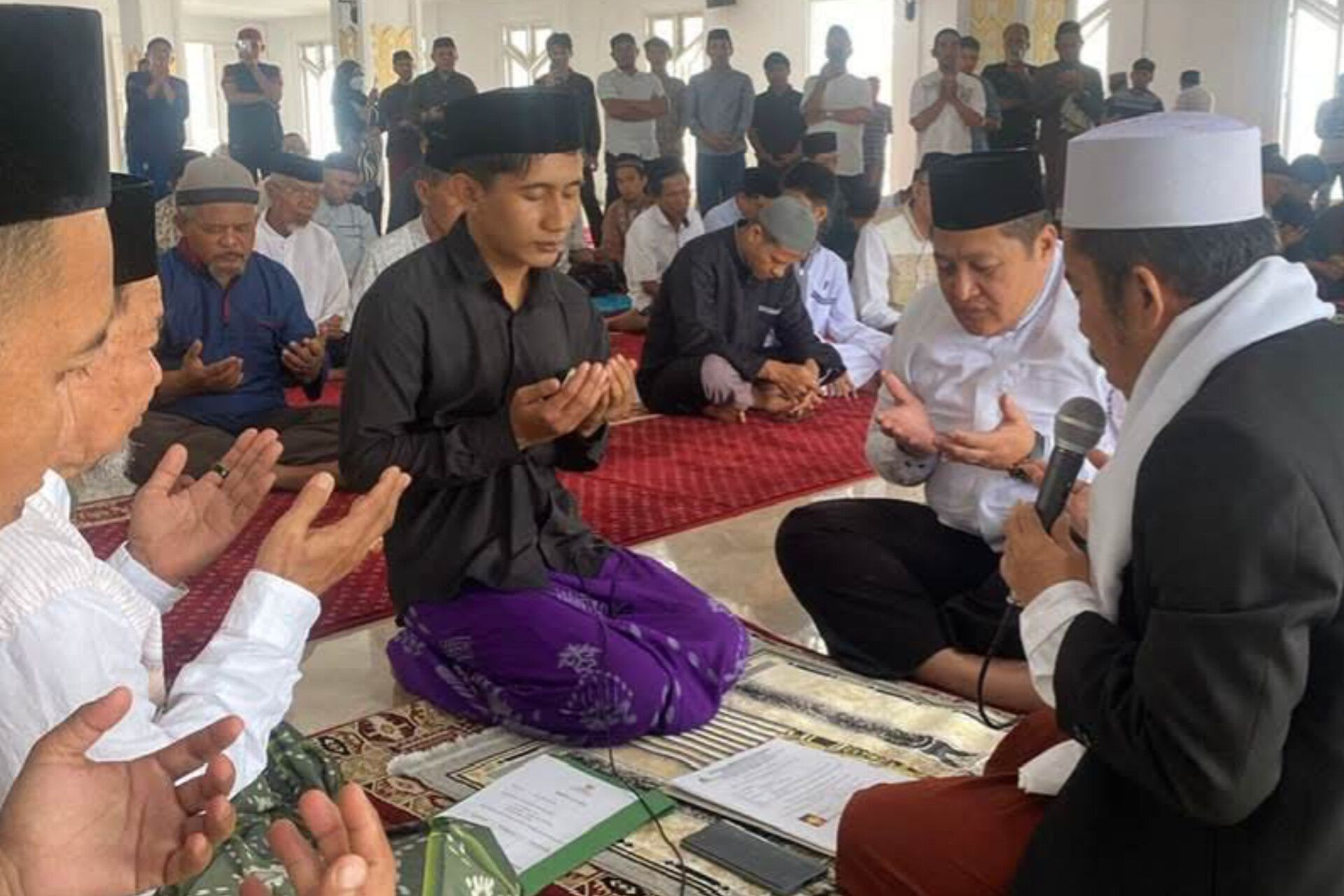 Pemuda Asal Jateng Jadi Muallaf di Selayar, Kapolres Jadi Saksi Prosesi Pengislaman