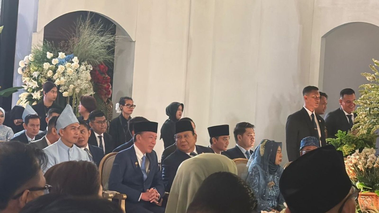 Prabowo Jadi Saksi Pernikahan Sekretaris Pribadi di Jakarta