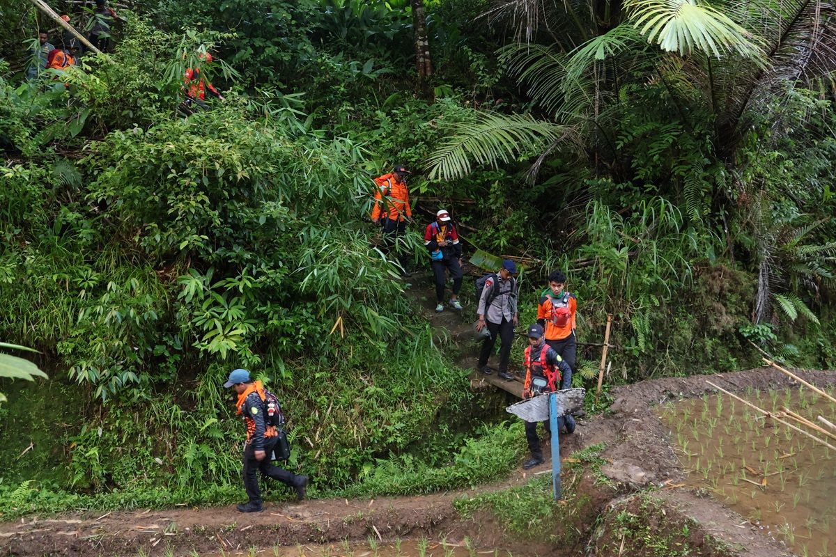 Satu Korban Pesawat ATR 42-500 Ditemukan di Jurang 200 Meter Bulusaraung