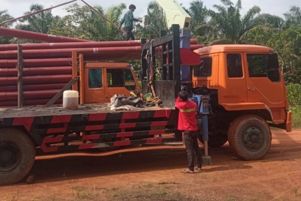 Puluhan Tahun Tanpa Listrik, Dusun Bedeng Siak Akhirnya Mulai Dialiri PLN