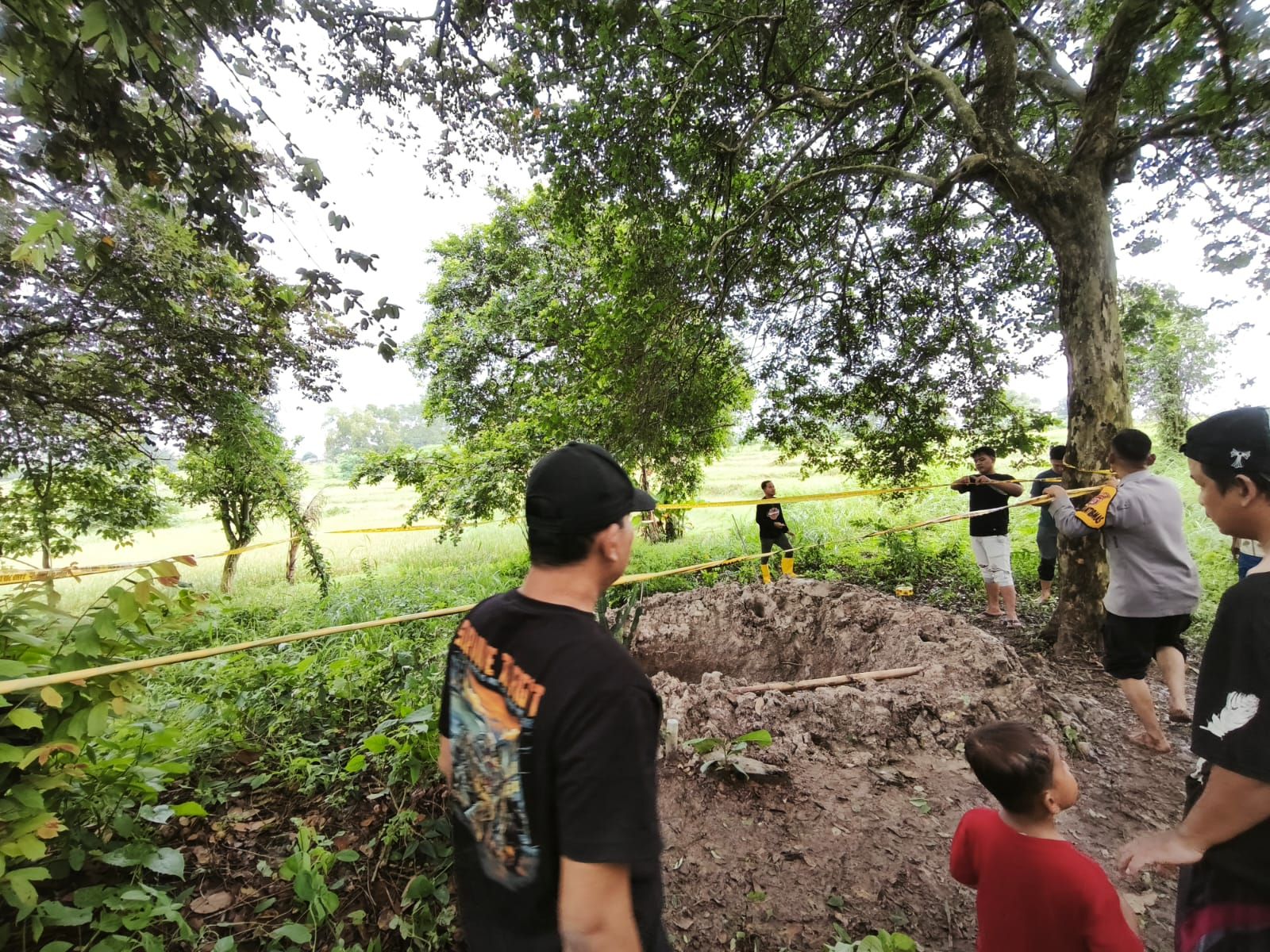 Bikin Merinding! Makam 7 Tahun Almarhum Sajim Dibongkar OTK, Isi Kuburan Raib