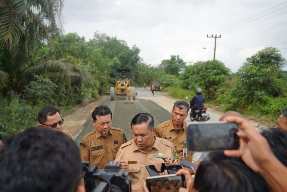 Plt Gubernur Riau SF Hariyanto Tegaskan Izin Pertambangan Rakyat Khusus Masyarakat, Bukan Perusahaan