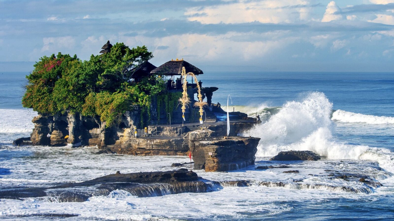 Kehidupan Manusia di Wilayah dengan Ancaman Geologis dan Lingkungan Signifikan