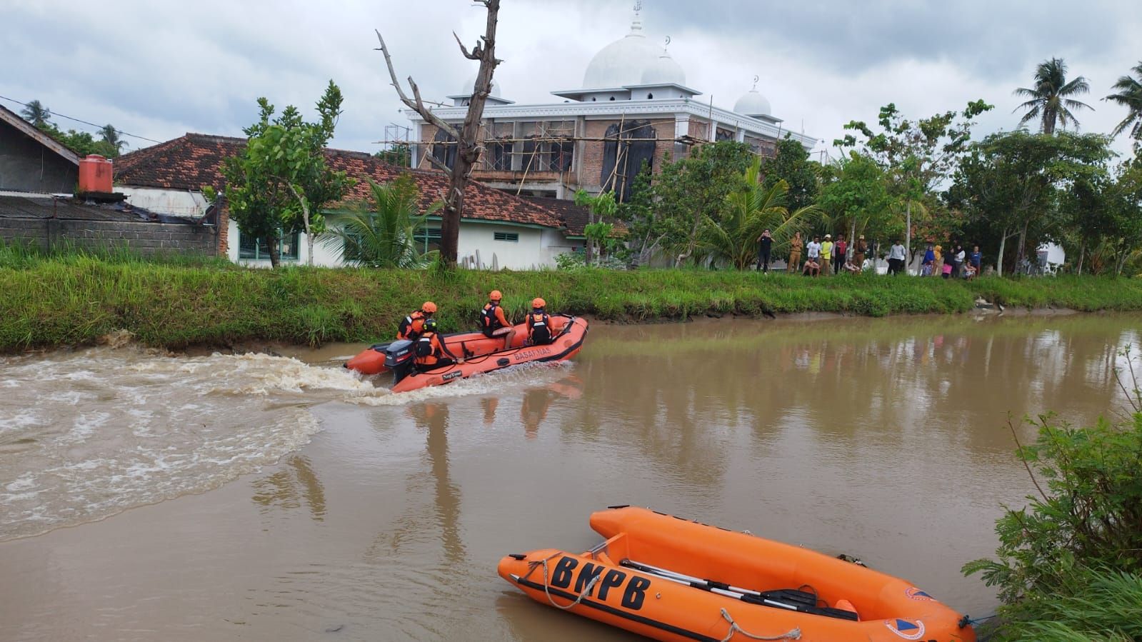 Penjual Sayur di Kota Metro Meninggal Dunia Usai Terjatuh di Saluran Irigasi