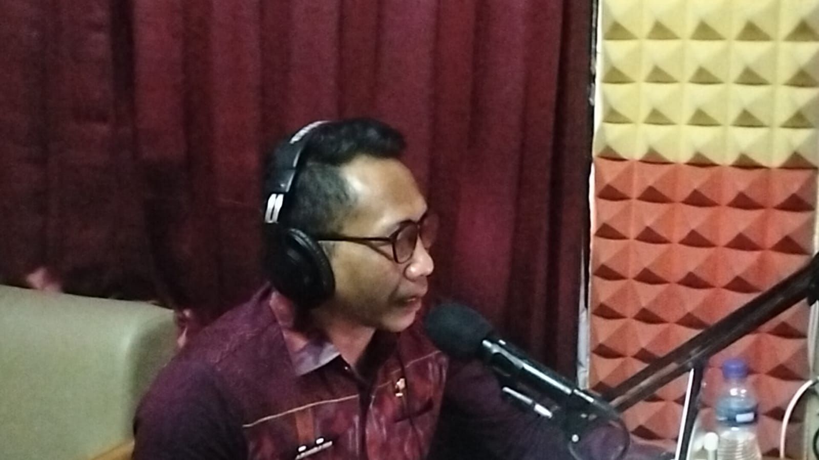 Lewat Dialog Radio, Disnaker Buleleng Dorong Pelatihan Kerja untuk Buka Peluang Kerja