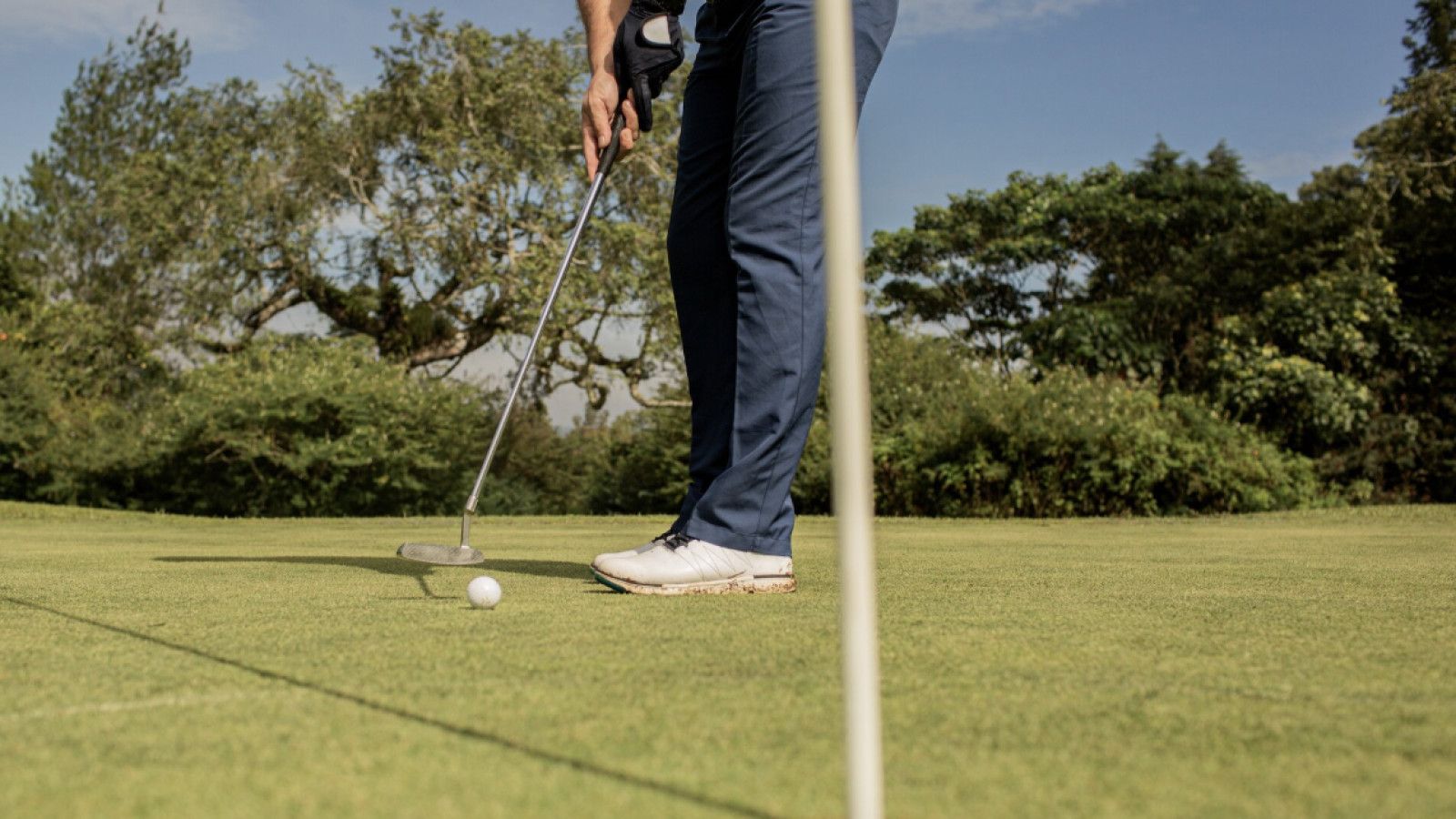 Mengapa Skor Rendah dalam Golf Menjadi Tanda Keterampilan Sejati