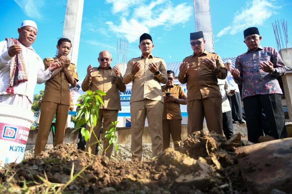 Pemerintah & Santri Bareng-Bareng Hijaukan Banda Aceh