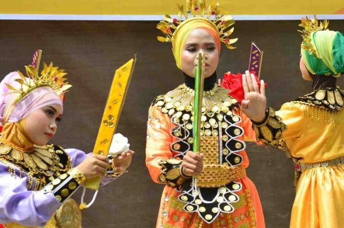 Mengulik Makna dan Filosofi Tari Tidi Lo Polopalo yang Sambut Kedatangan Soekarno ke Gorontalo