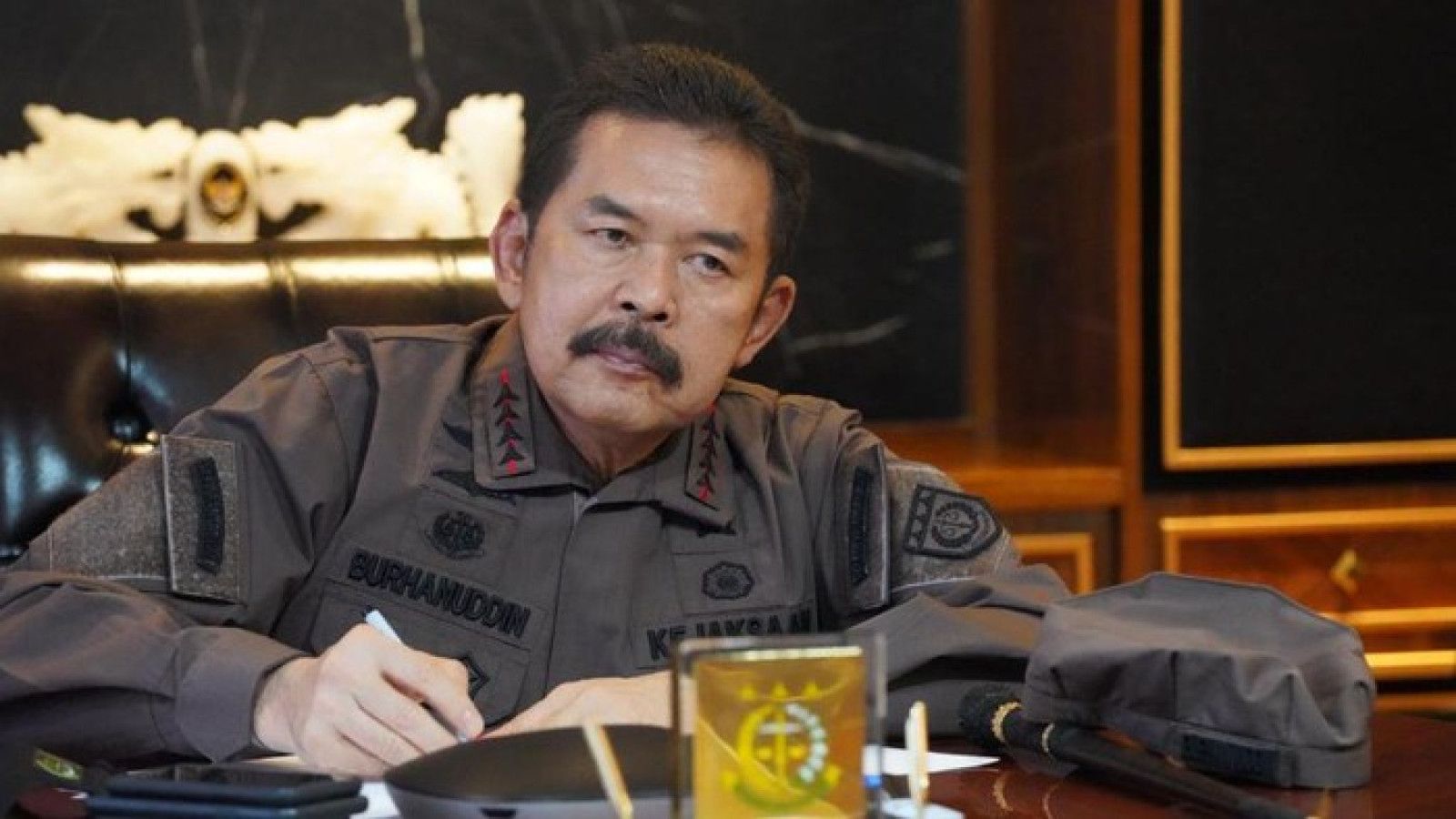 Jaksa Agung Berkomitmen Hentikan Kasus Disiplin Guru di Jambi