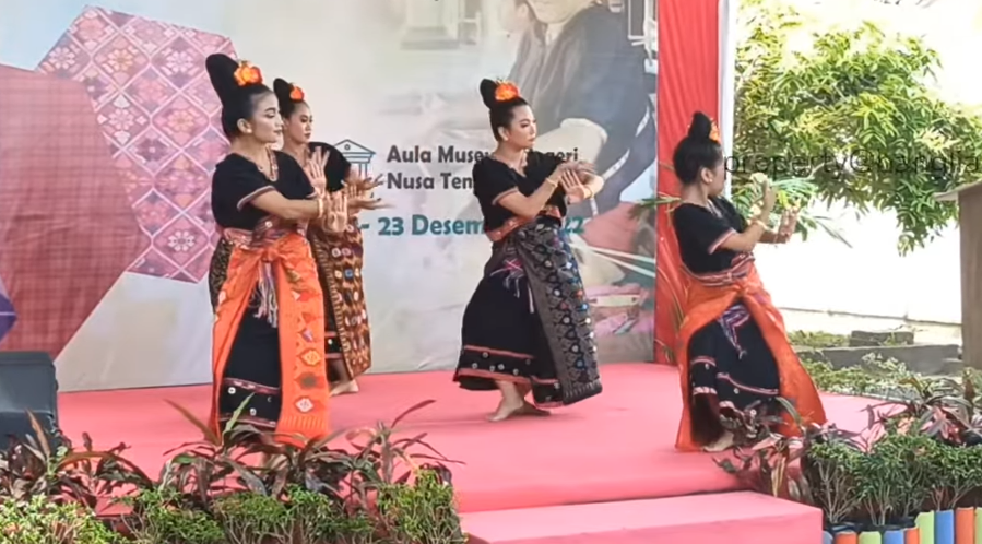 Tari Dedare Nyesek, Warisan Langka dari Lombok