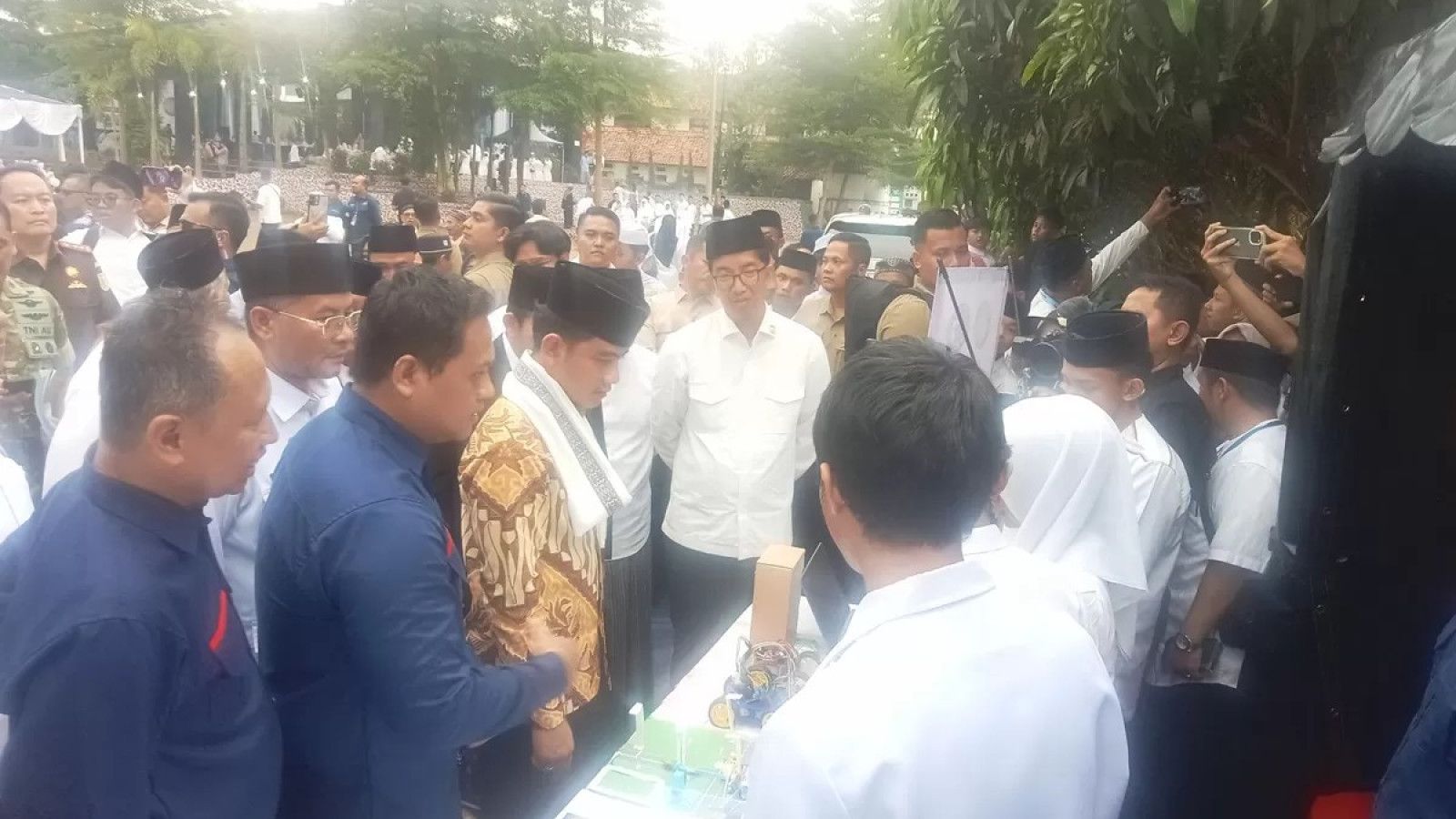 Kunjungan Gibran Rakabuming Raka: Memperkuat Keterkaitan Pesantren dan Teknologi