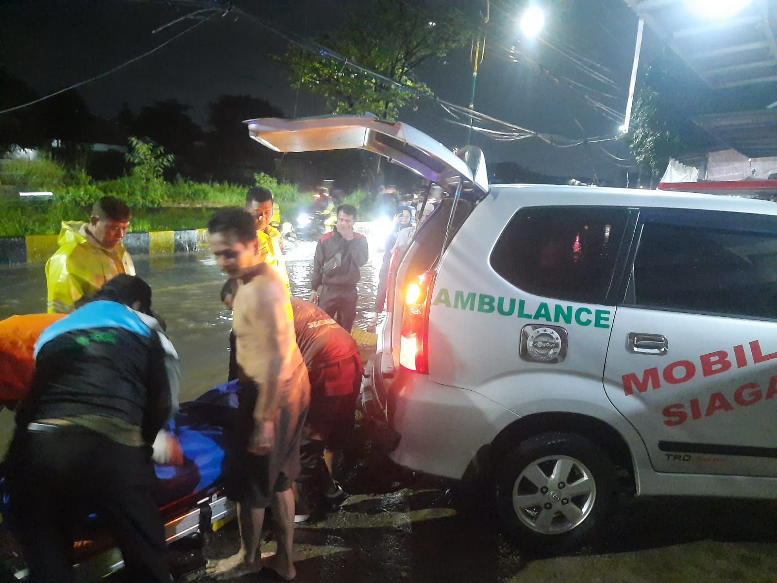 Pemotor Terjungkal saat Melintasi Genangan Air di Cikarang, Korban Tewas di Tempat