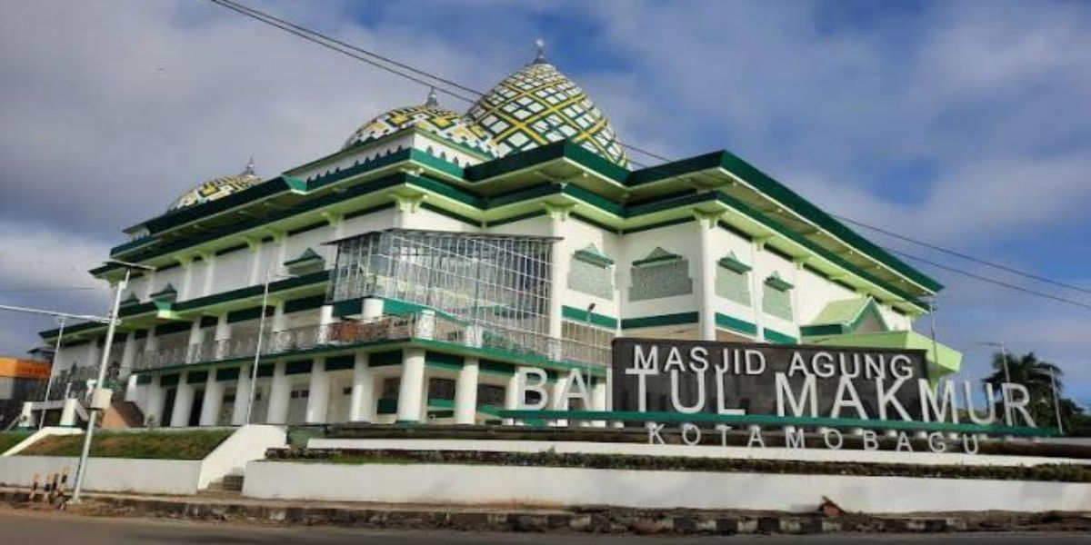 Masjid Agung Baitul Makmur, Masjid Terbesar di Sulawesi Utara