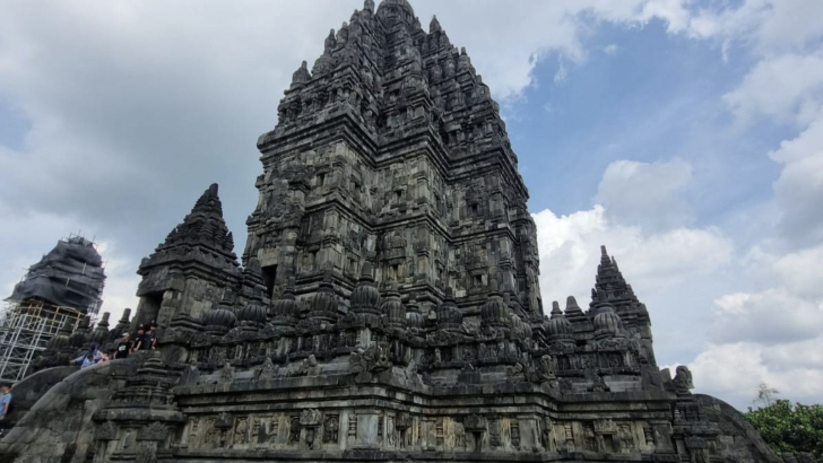 Mitos dan Legenda: Jendela Budaya Indonesia yang Tak Pernah Pudar
