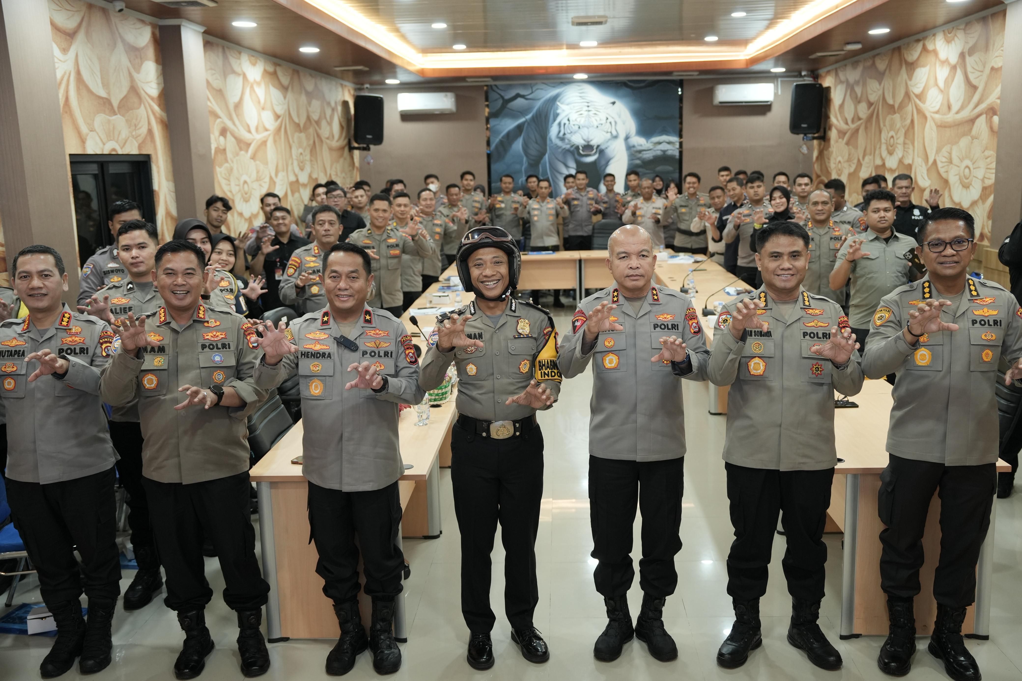 Kapolda Banten Dan Pak Bhabin Hadir Dalam Pelatihan Profesionalitas, dan kreativitas Humas