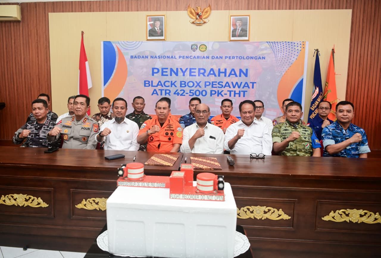 Black Box ATR 42-500 Diserahkan ke KNKT, Misteri Jatuhnya Pesawat di Bulusaraung Segera Terungkap