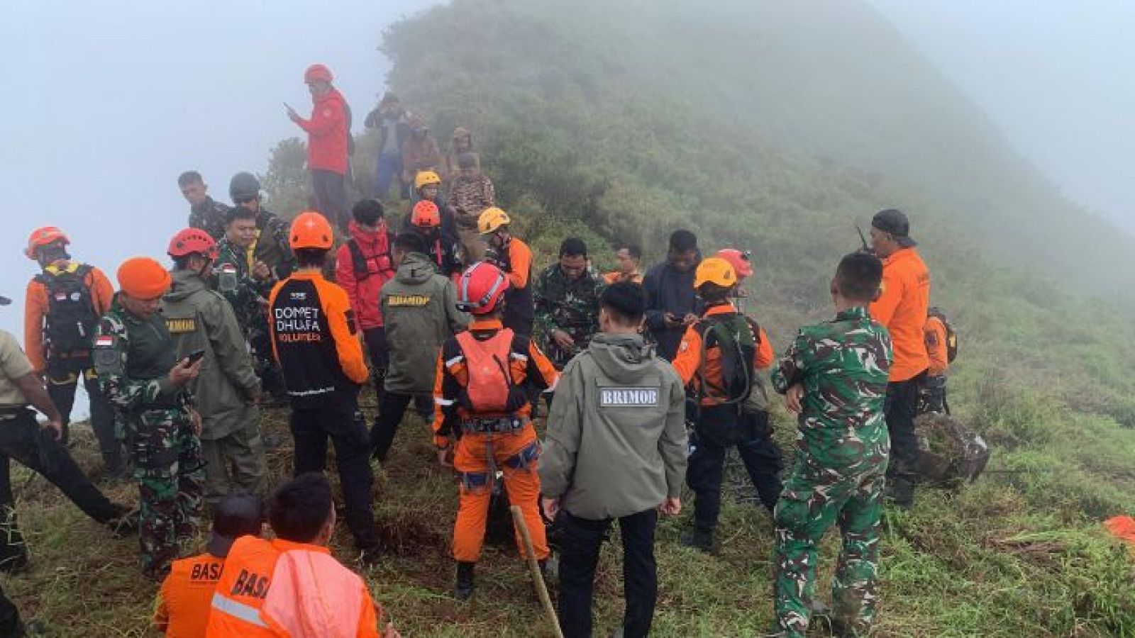 Tim SAR Temukan Semua Korban Kecelakaan Pesawat ATR 42-500 di Sulawesi Selatan