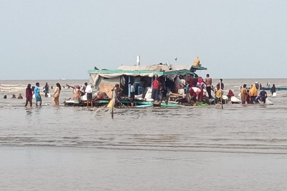 Kapal Pengangkut Sembako Karam di Perairan Sepahat Bengkalis, 7 ABK Selamat