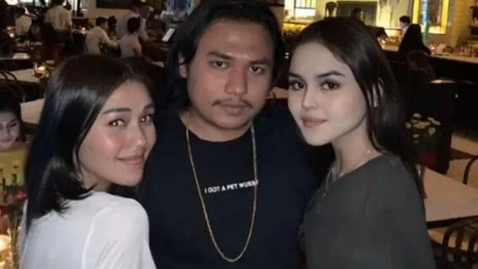 Kenangan Manis Keanu Agl untuk Lula Lahfah di Acara Pemakaman