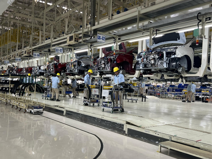 Daihatsu Gas Pol Carbon Neutral Lewat Pabrik Hijau dan Rocky Hybrid