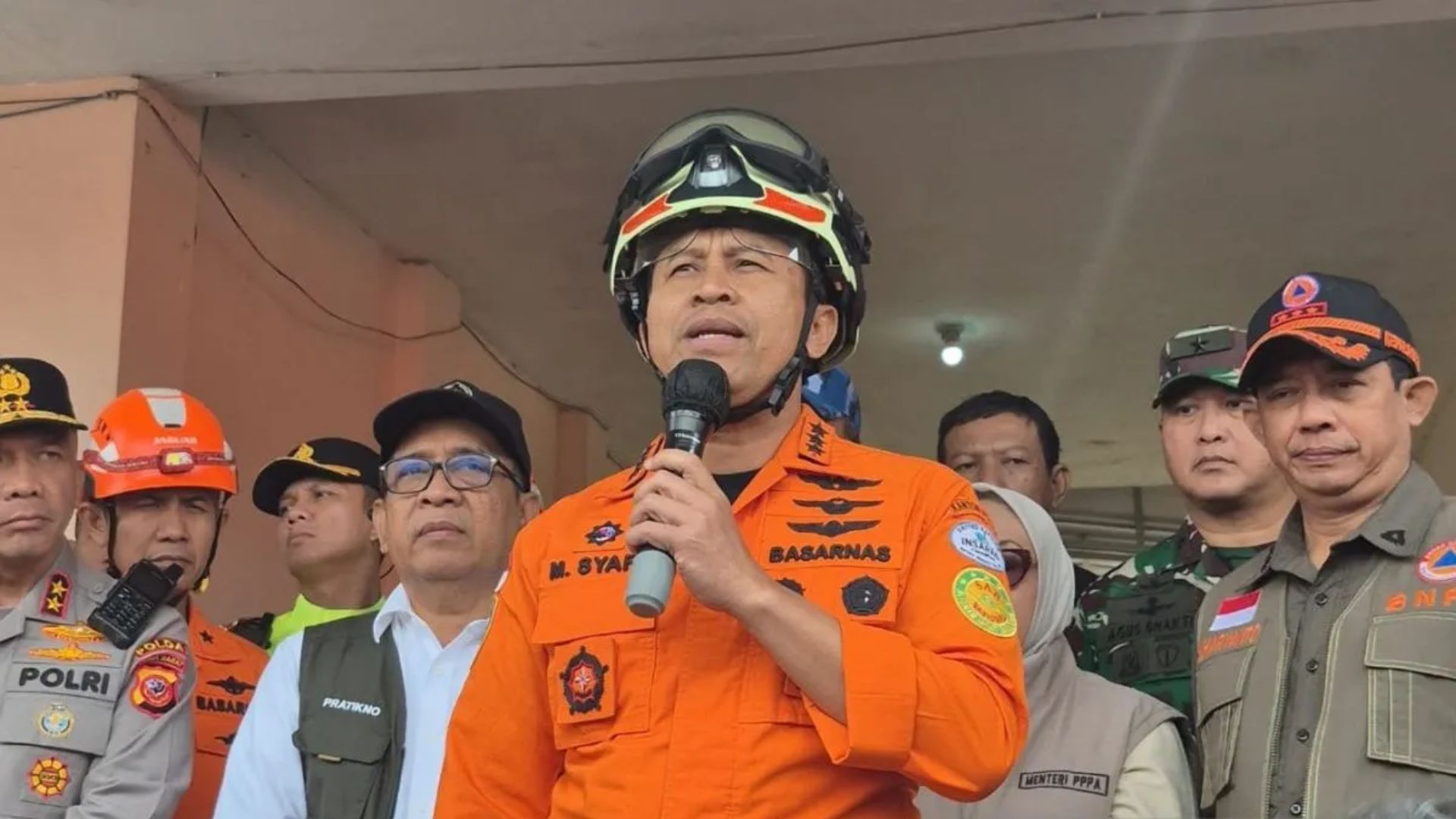 250 Personel SAR Dikerahkan untuk Cari 80 Korban Longsor di Cisarua