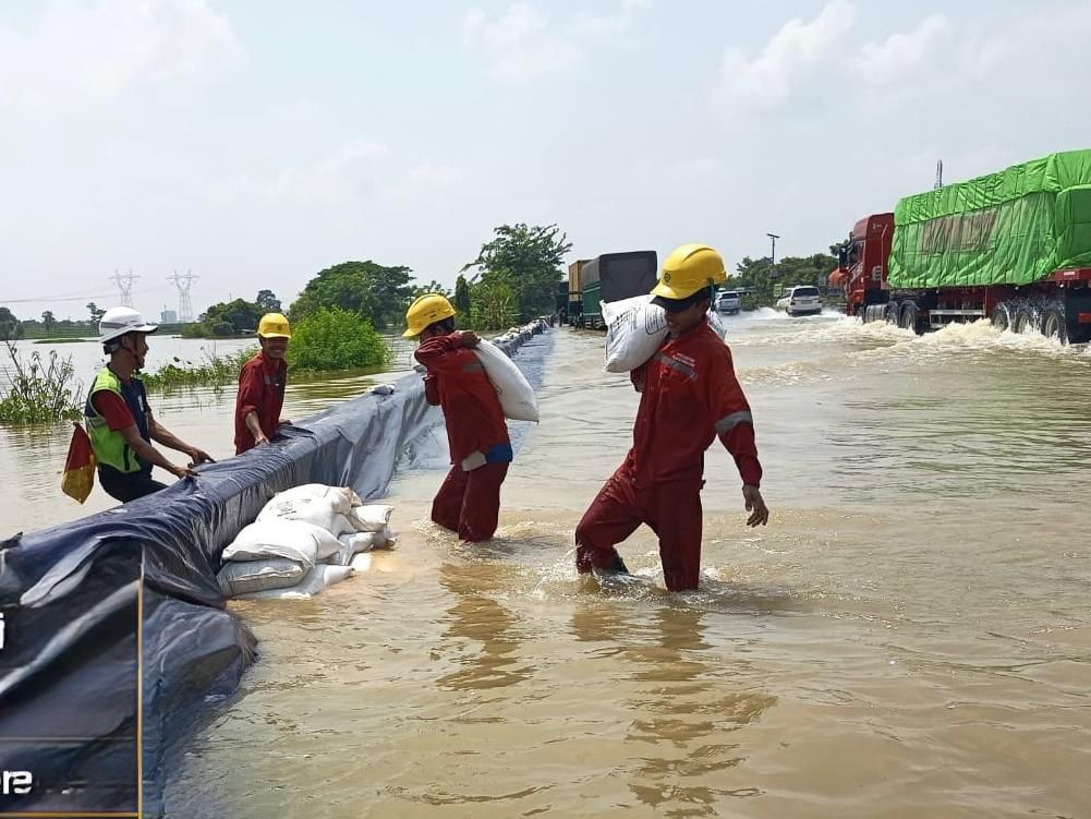 Genangan Air KM 48 Di Tol Tangerang- Merak Sudah Bisa Dilalui Kendaraan KM 38B Surut