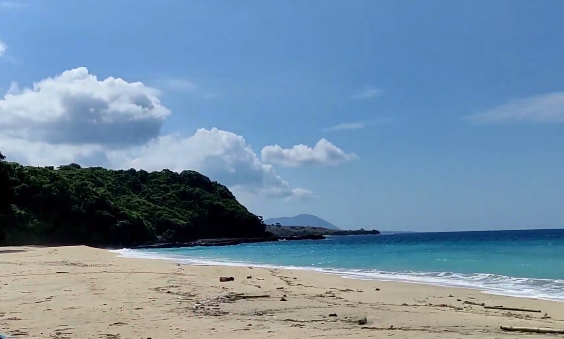 Camping di Pantai Kaja Sumbawa, Surga Pasir Putih yang Masih Sepi dan Alami