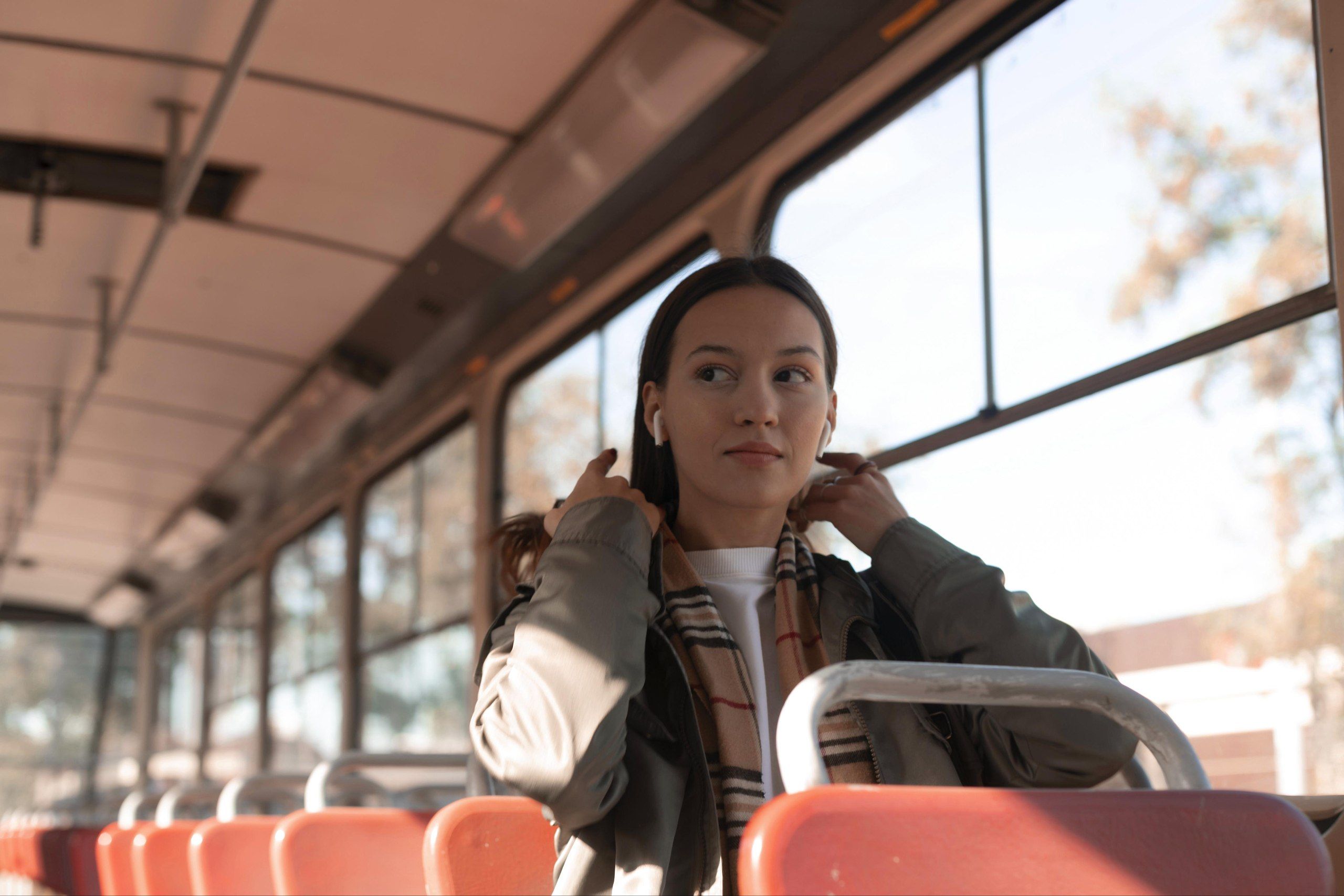5 Arti Mimpi Naik Bus Menurut Pandangan Islam, Pertanda Apa?