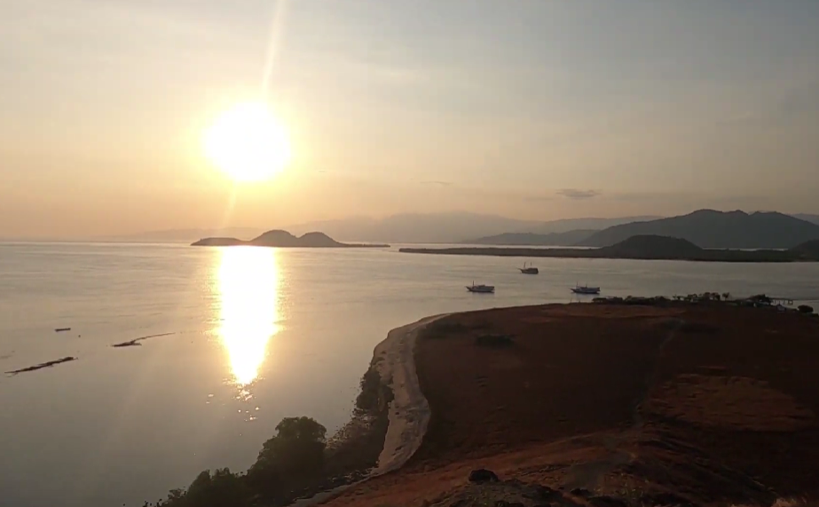 Camping di Pulau Kenawa, Surga Savana di Sumbawa yang Bikin Kamu Susah Move On