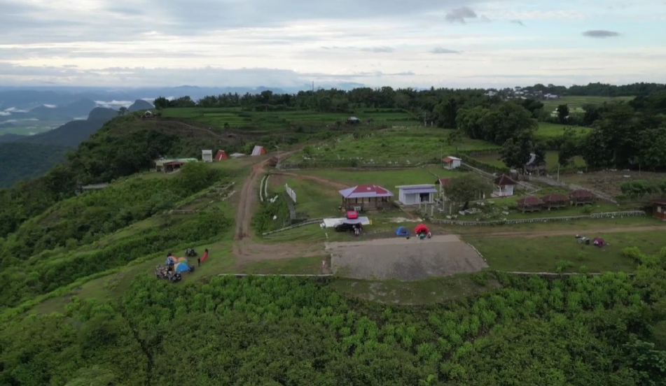 Eksplorasi Sumbawa, Camping di Bukit Mantar dan Keindahan Teluk Saleh
