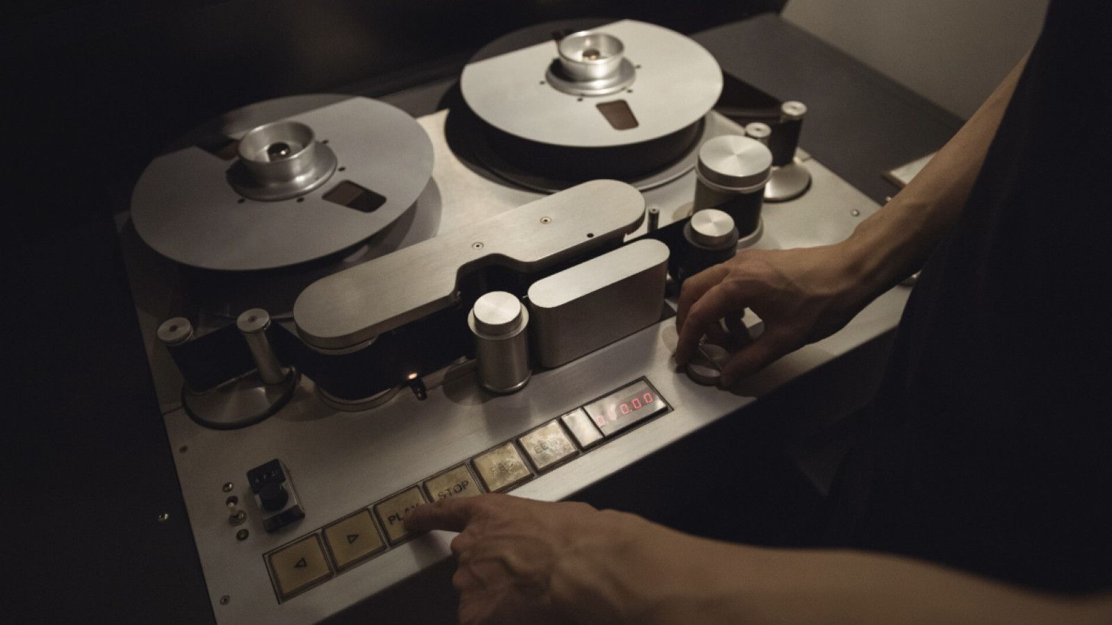 Evolusi Pengalaman Musik: Dari Piringan Hitam ke Streaming