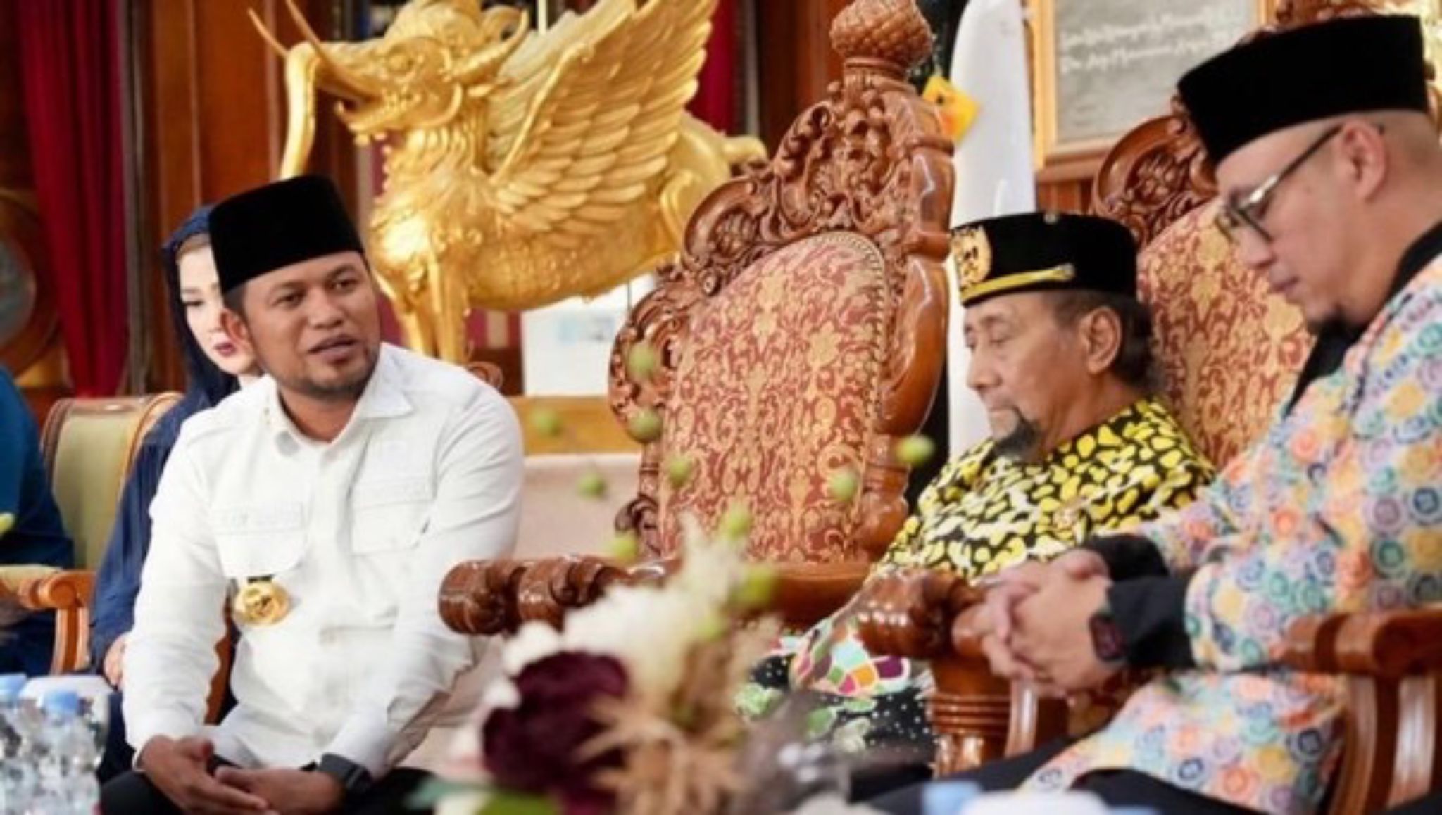 Siapa yang Mengatur? Menelusuri Aturan Protokol di Balik Insiden Kursi Sultan Kukar yang Viral
