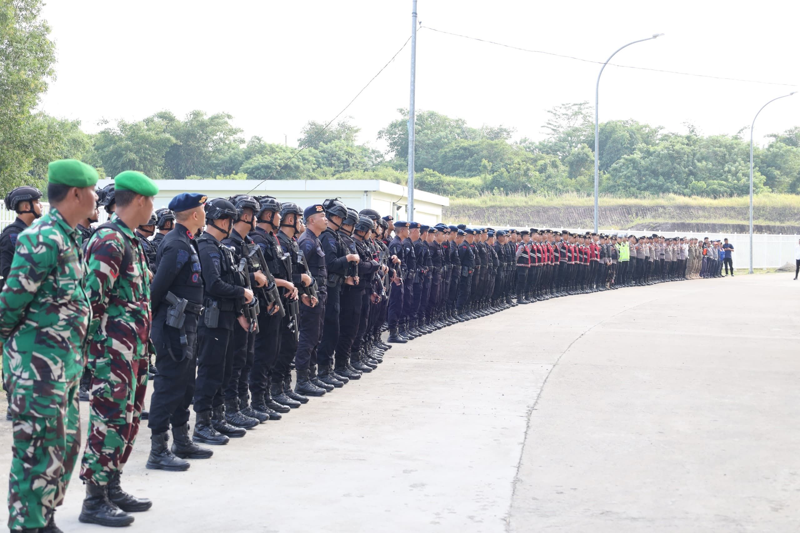 240 Personel Gabungan Amankan Pertandingan Dewa United FC vs Arema FC