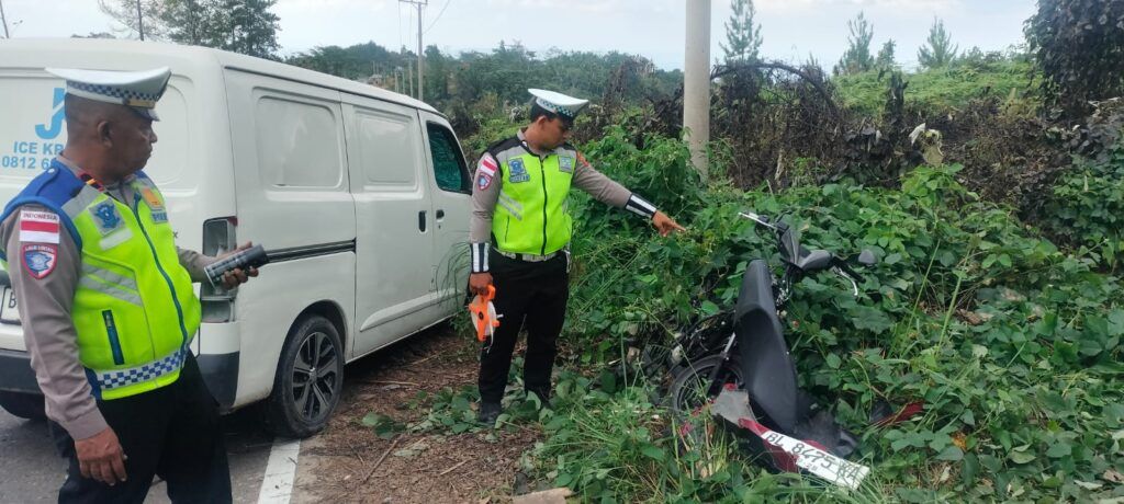 Dua Tewas dalam Laka Maut Grand Max vs PCX di Nisam Antara