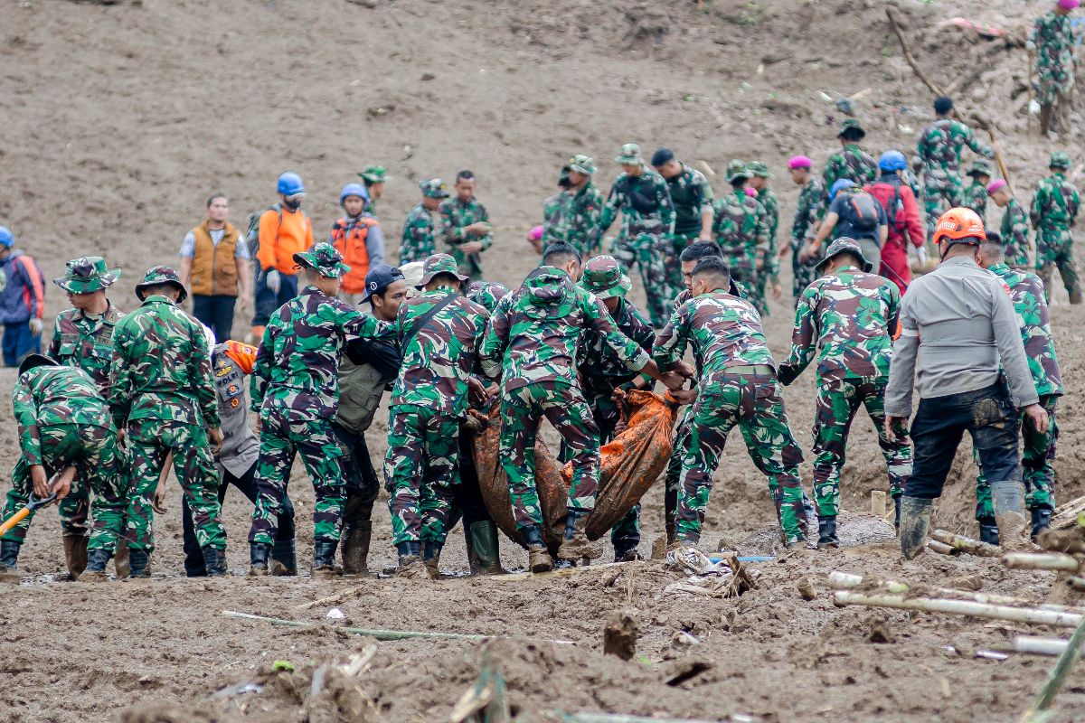 Tragedi Longsor di Cisarua: 23 Prajurit Marinir TNI AL Jadi Korban