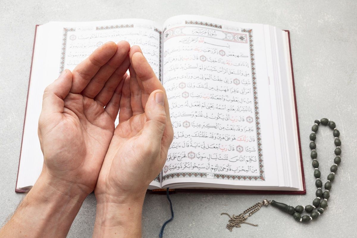 Bacaan Ta awudz dan Artinya: Arab, Latin, serta Maknanya