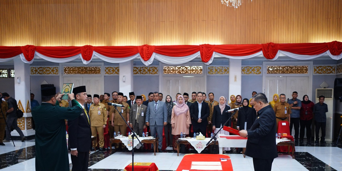 Plt Gubernur Riau SF Hariyanto Lantik 14 Pejabat Eselon II Pemprov Riau