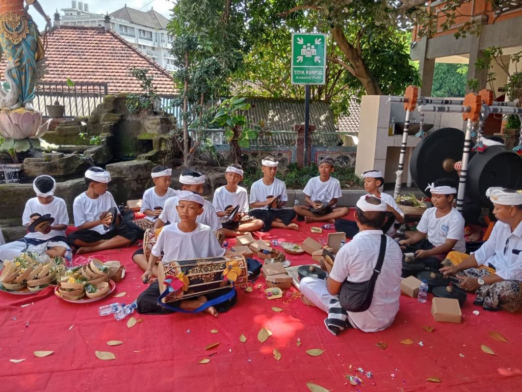 Siswa Tampil Baleganjur, Upacara Melaspas Gedung Baru SDN 5 Dalung Berlangsung Khidmat