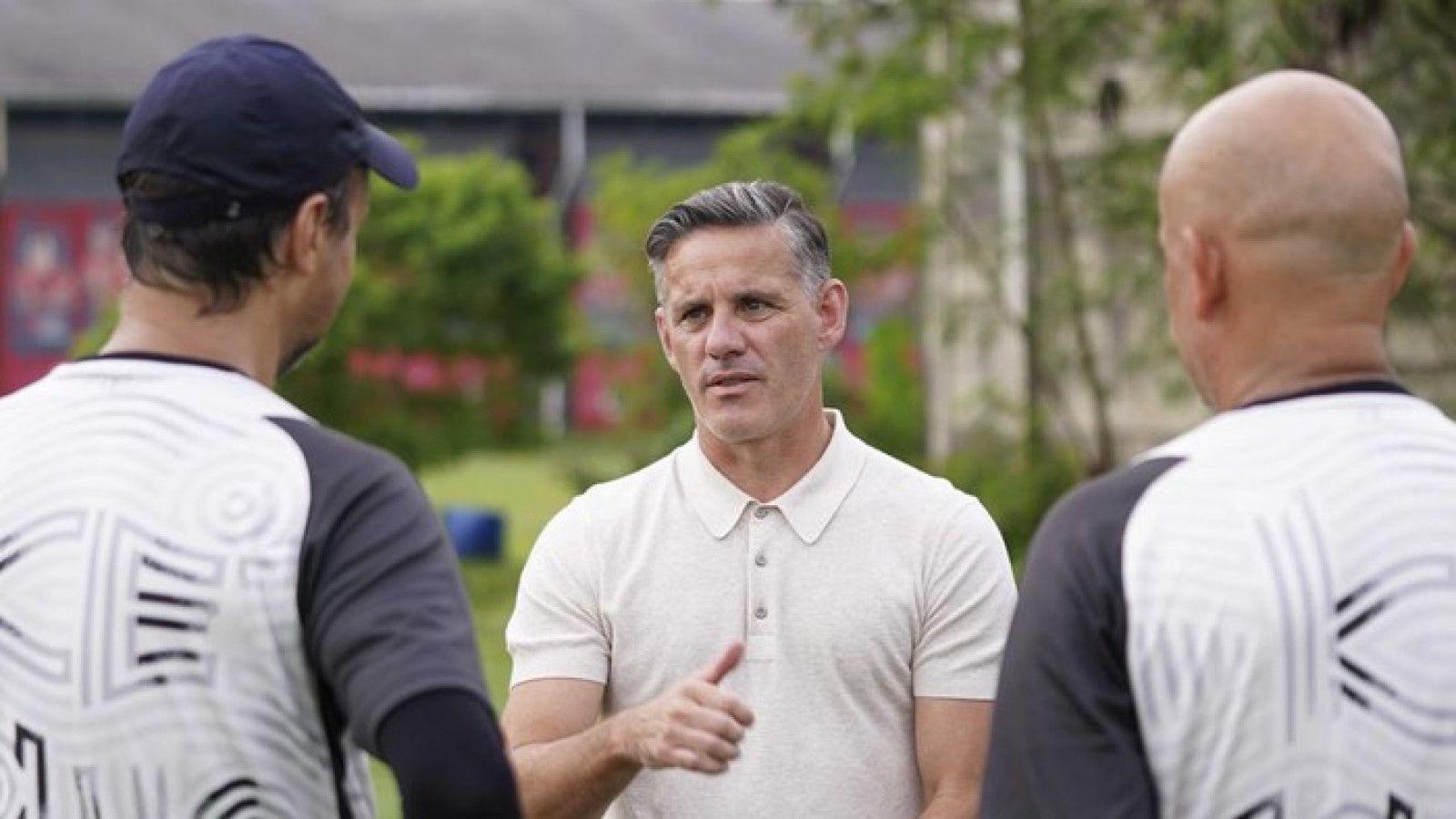 Kunjungan John Herdman ke Persija Jakarta: Memperkuat Komunikasi untuk Sepakbola Indonesia