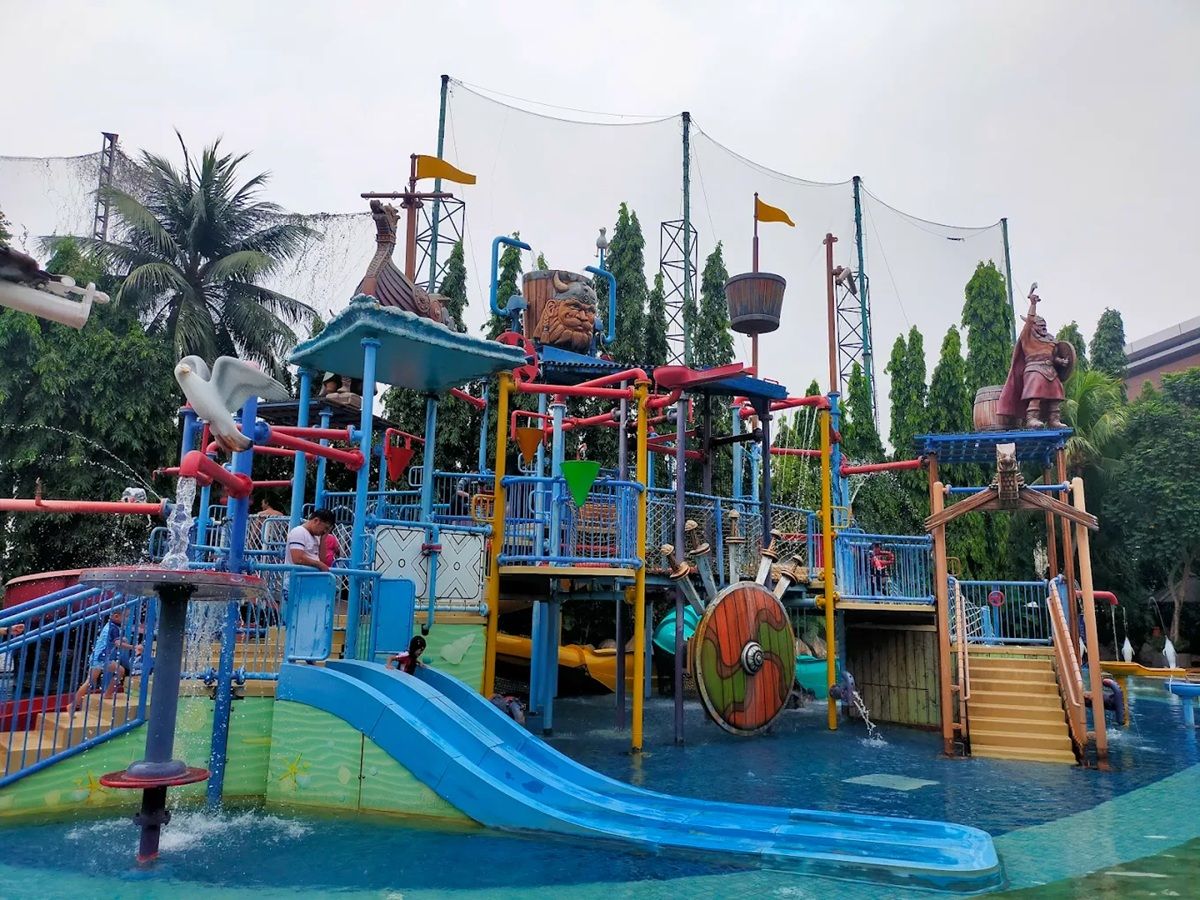 Solusi Liburan Musim Hujan: Intip 4 Kolam Renang Indoor di Jakarta yang Ramah Anak dan Kantong