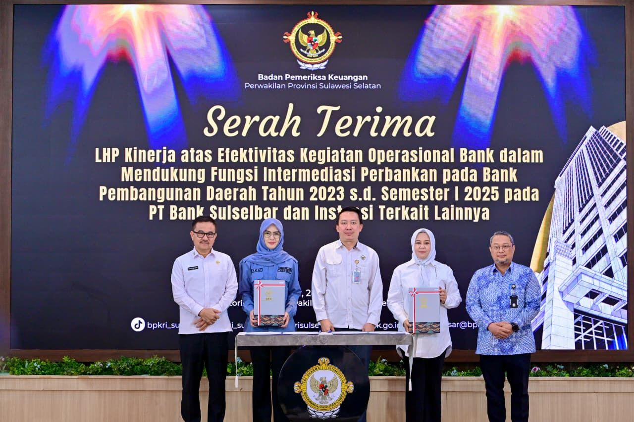 Komisaris Utama Bank Sulselbar Hadiri Serah Terima LHP BPK, Dorong Penguatan Kinerja