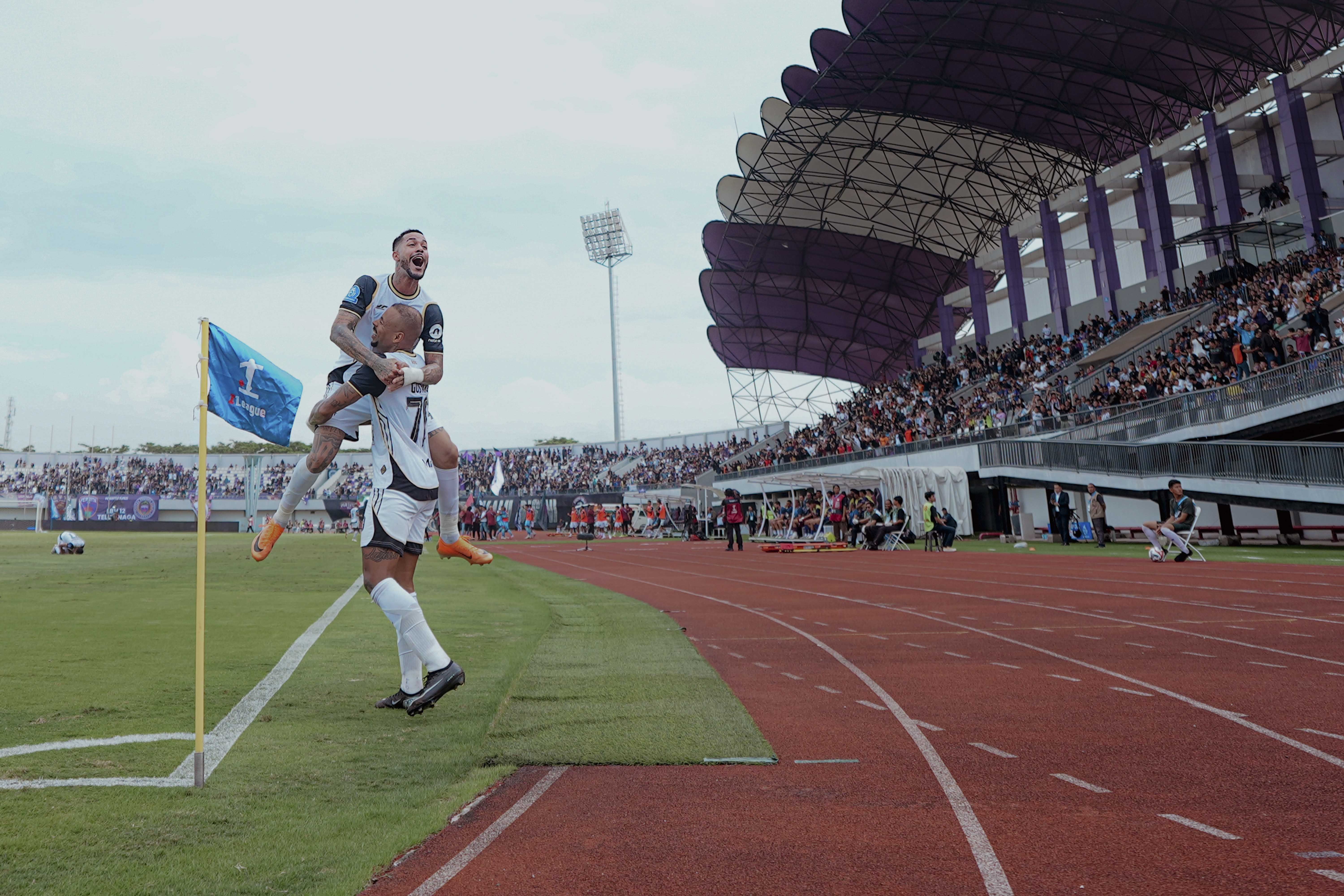 Persija Jakarta Curi Poin Penuh Berkat Aksi Gemilang Gustavo dan Maxwell di Indomilk Arena